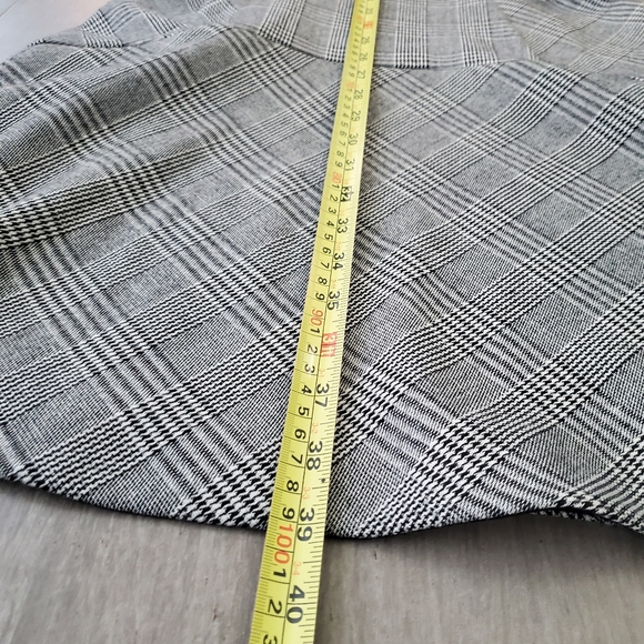 Cue Plaid Fitted Waist Grey & Black Knee-length Dress - Size 8 - Picture 11 of 11